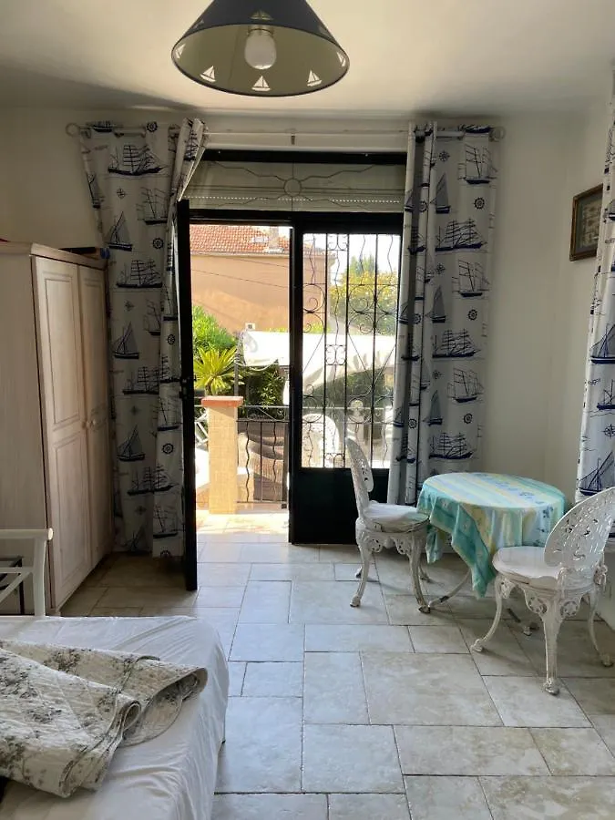 Studio 2P Dans Villa Juan-les-Pins 0*,